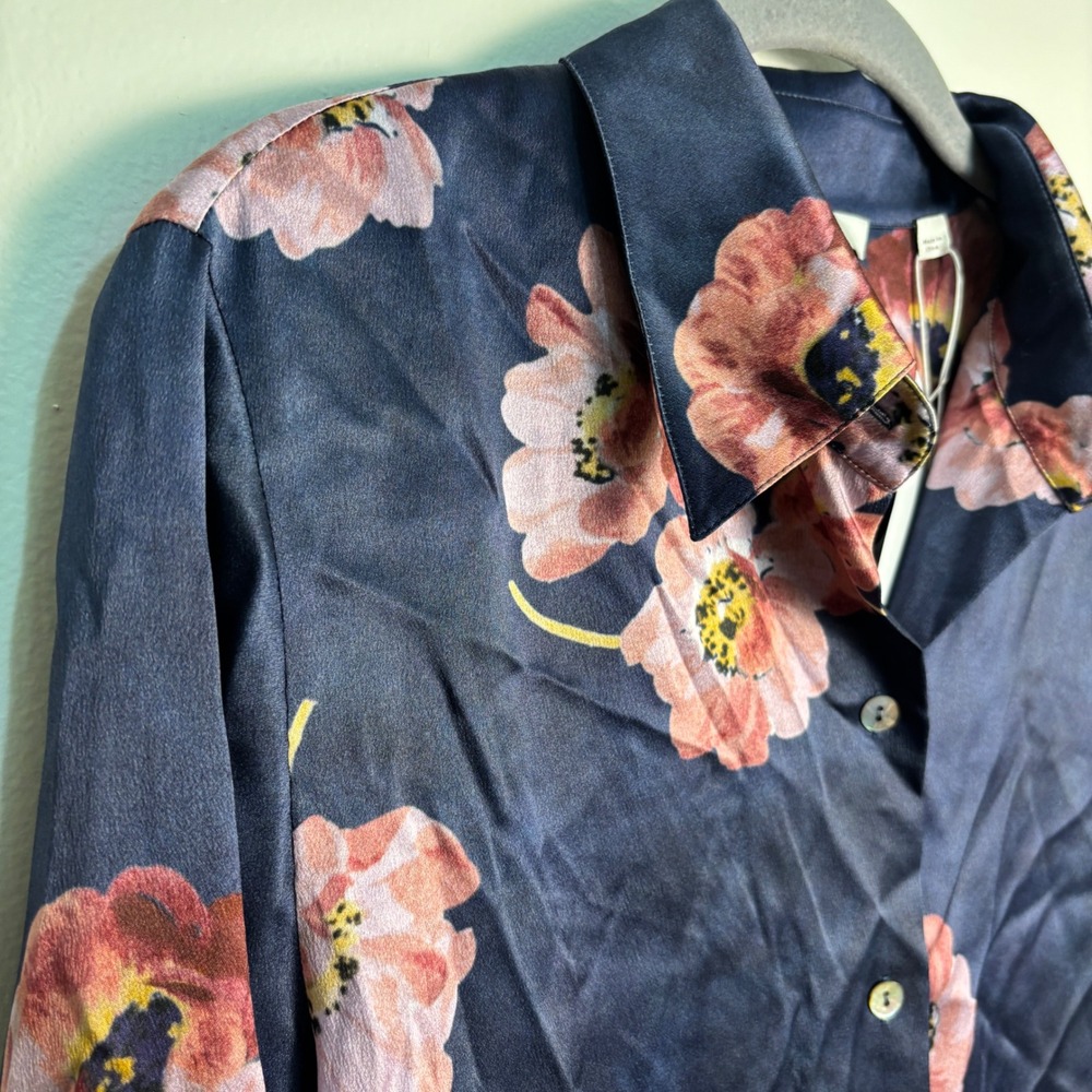 Vince 100% Silk Floral Blouse NWT Medium Navy Button Front Quiet Luxury Luxe - Picture 10 of 11